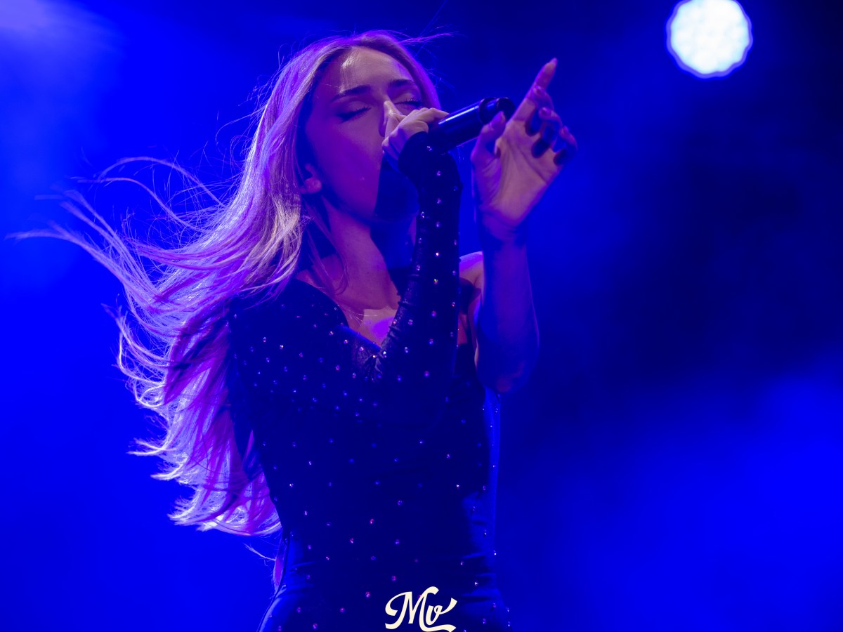 Ana Mena se estrenó como Mejor Artista Nacional en La Fica&nbsp;(Murcia)