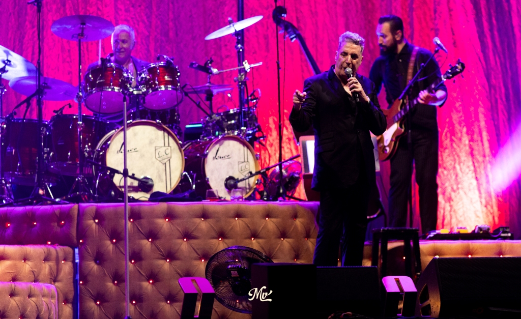 Loquillo en �?rea 12: una noche de rock y�poesía